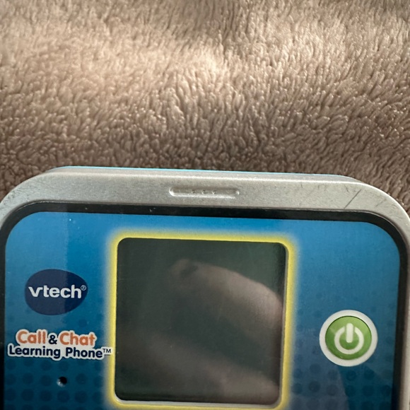VTech Chat & Call Learning Phone - Picture 2 of 5